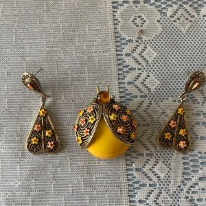 Vintage Costume signed ART Bee Brooch And Pierced Earrings